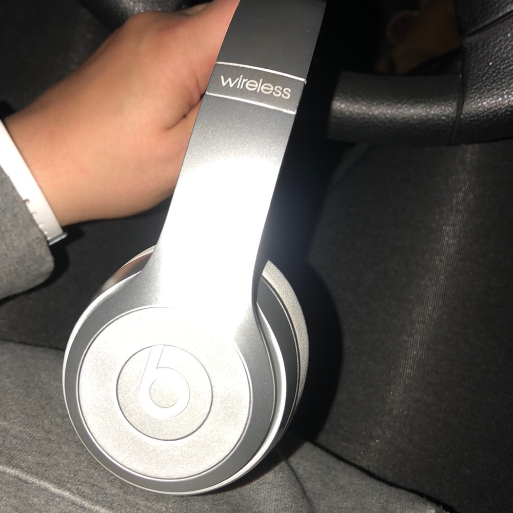 Beats solo white and silver